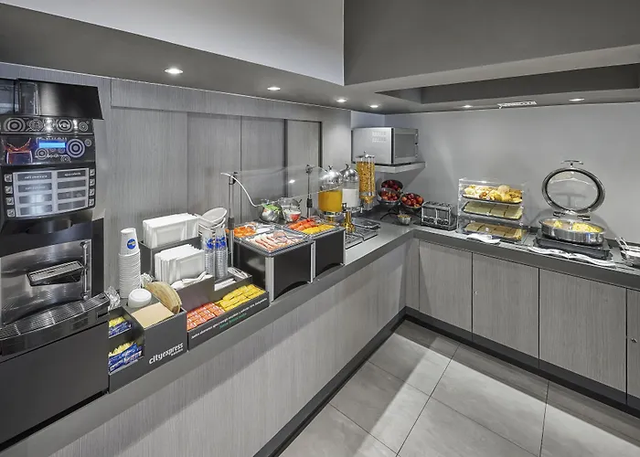 Express Junior By Marriott Ciudad De Sullivan Hotel 3*