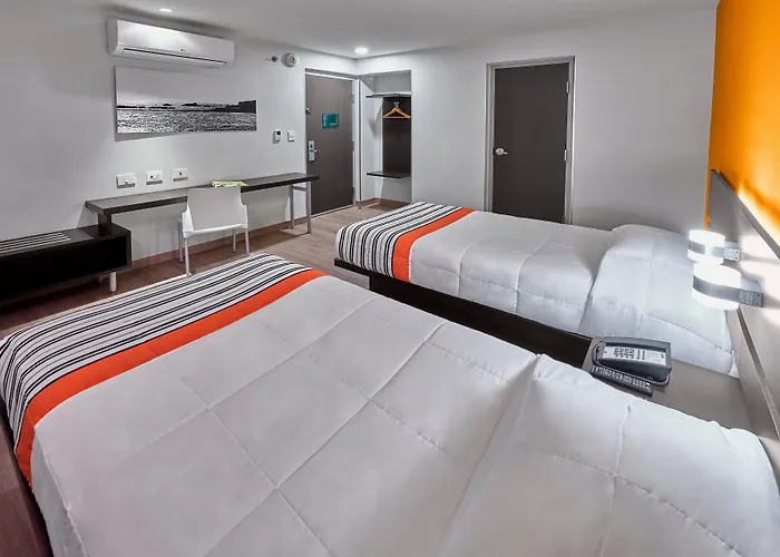 Hotel Express Junior By Marriott Ciudad De Sullivan