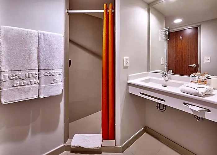 Hotel Express Junior By Marriott Ciudad De Sullivan 3*